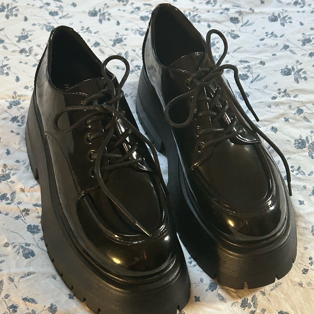 Madden Girl Black Oxford Shoes